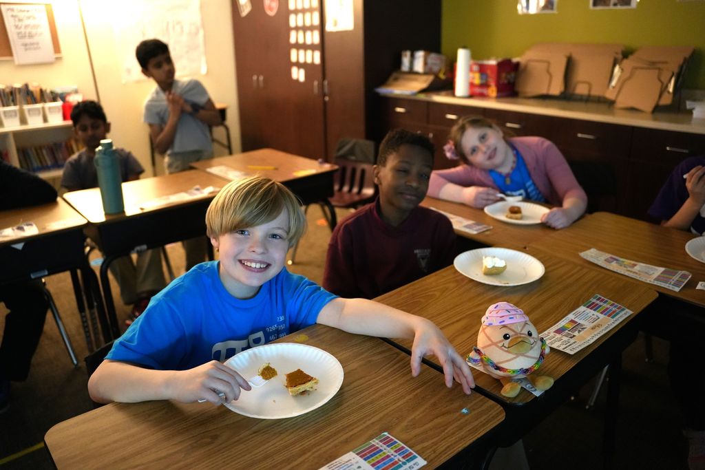 students eating pie