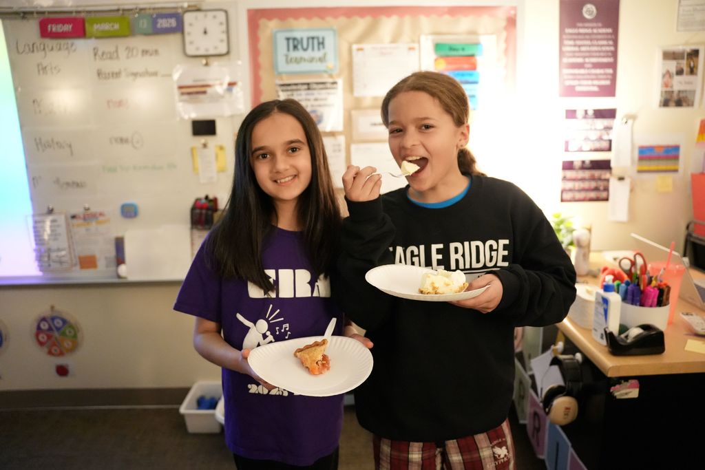 students eating pie