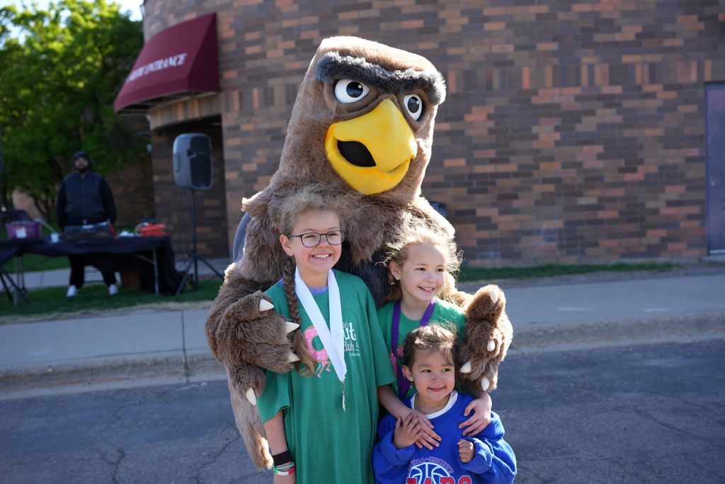 gus the gryphon