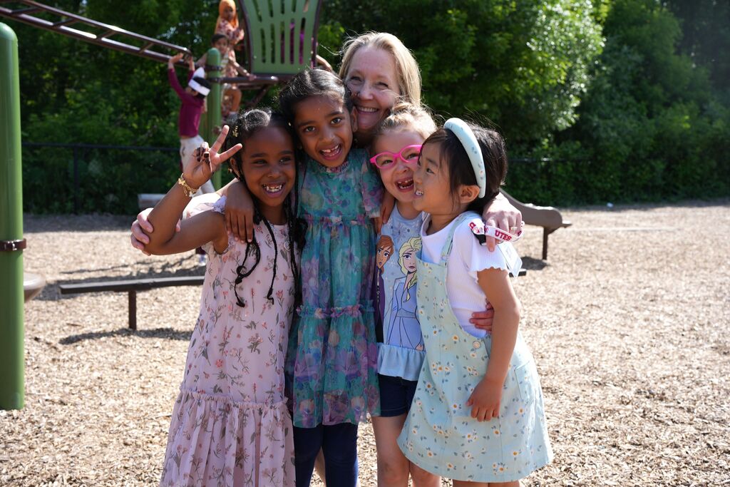 kindergartners with teacher