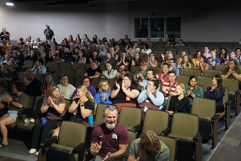 staff clapping