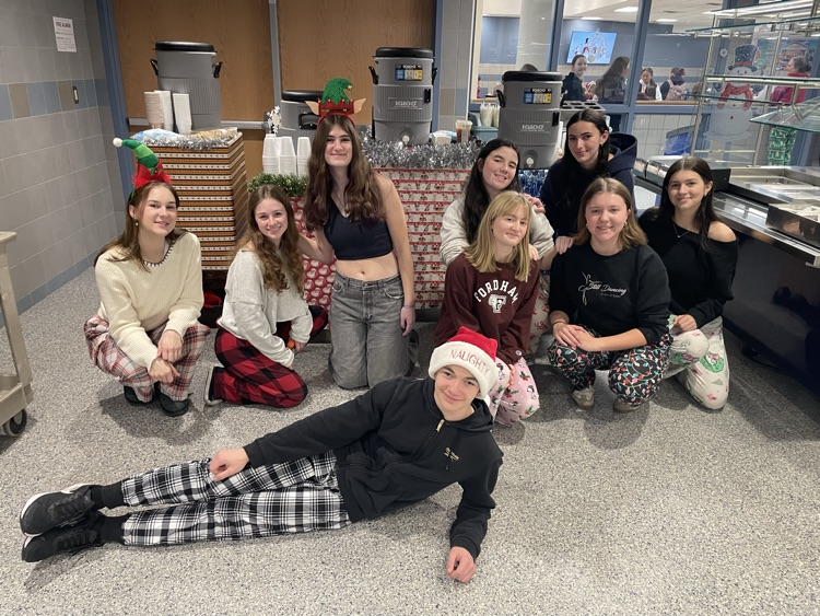 Spirit Club preparing to deliver hot cocoa!