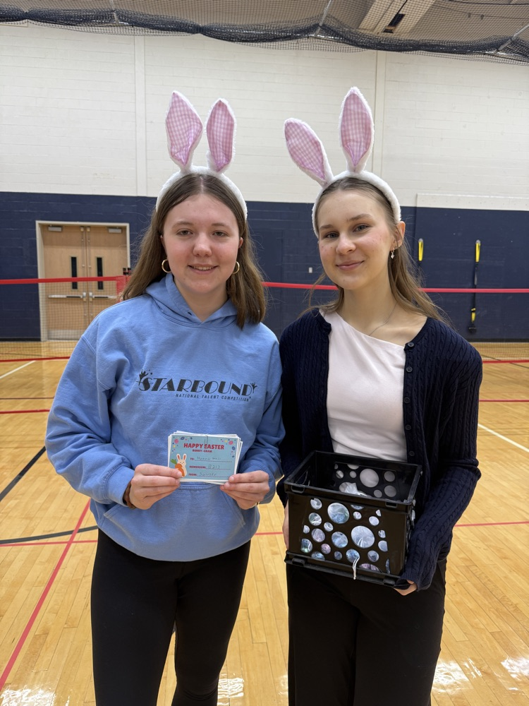 HS Spirt Club officers delivering Bunny Grams.