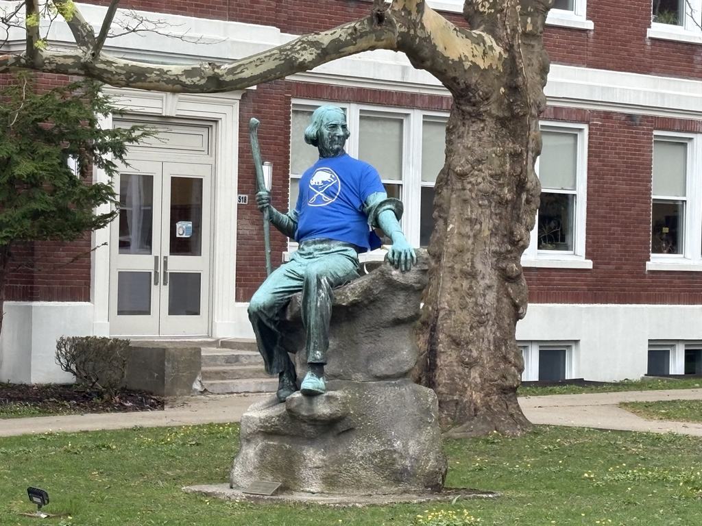statue wearing sabres gear