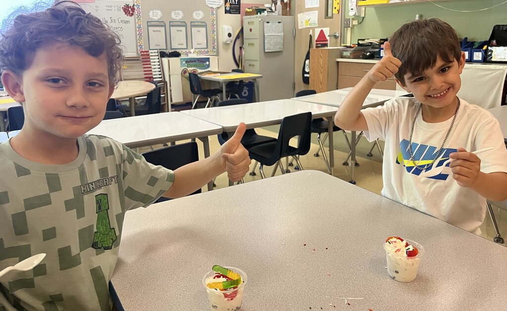 students eating ice cream