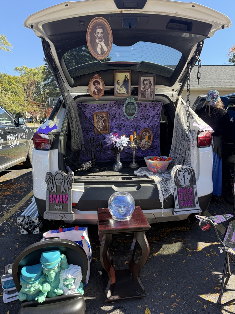 Spirit Club Haunted Mansion Car