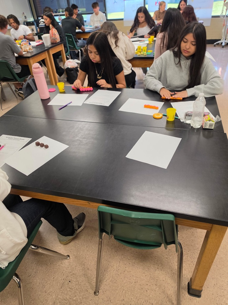 students using modeling clay 
