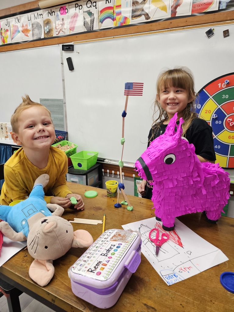 Two students made their flag taller than Pinky!