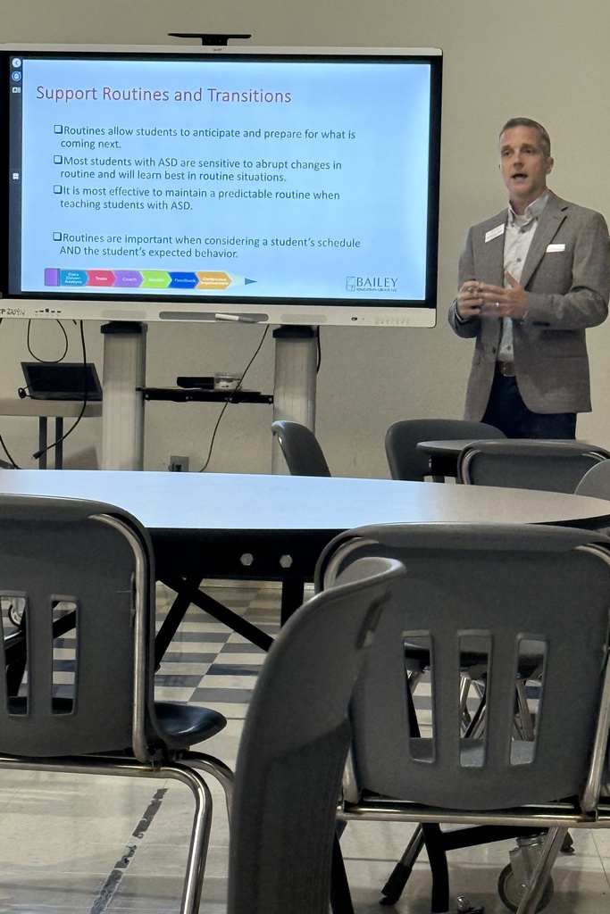 Person talking during a training.