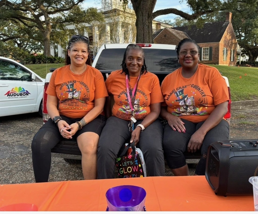 CHS alumni volunteers.