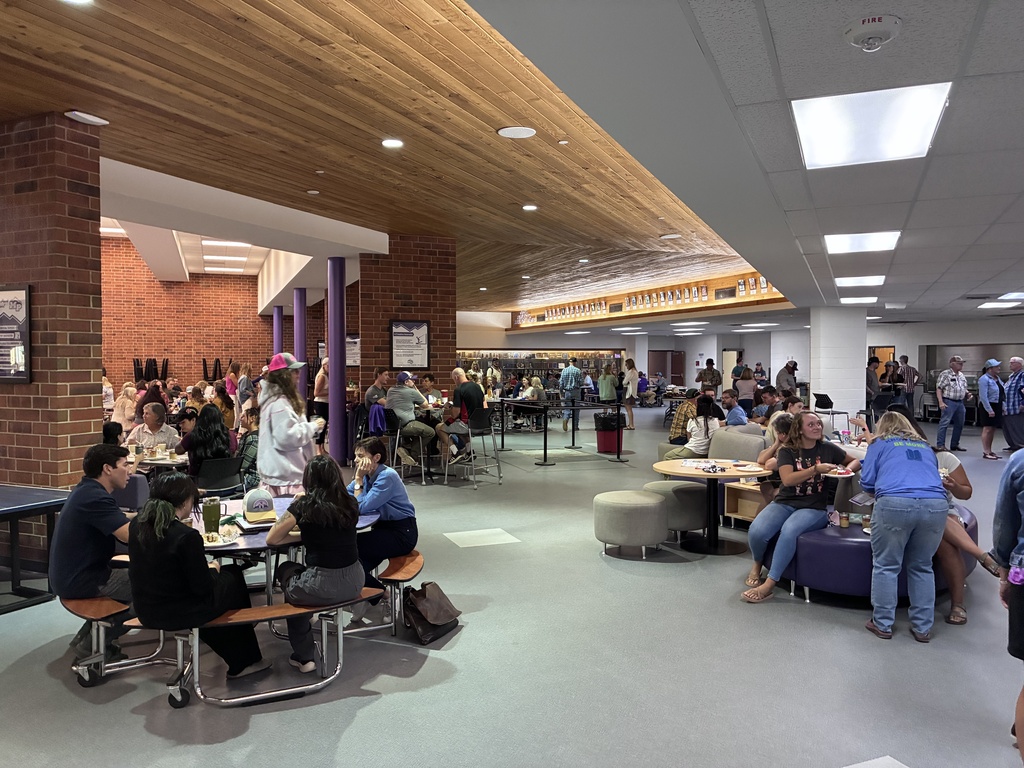 MPHS commons filled with teachers