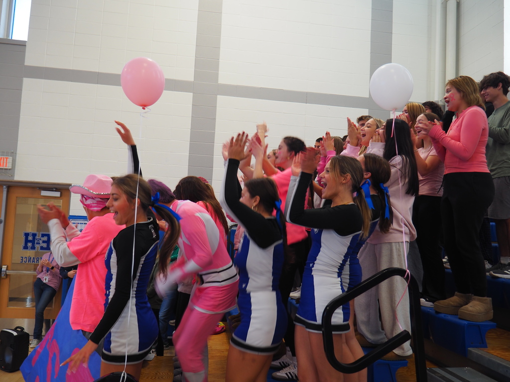 Seniors Cheering