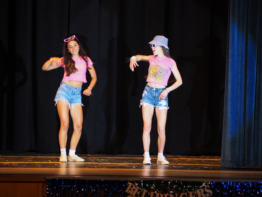 Tik Tok Dance routing dancers