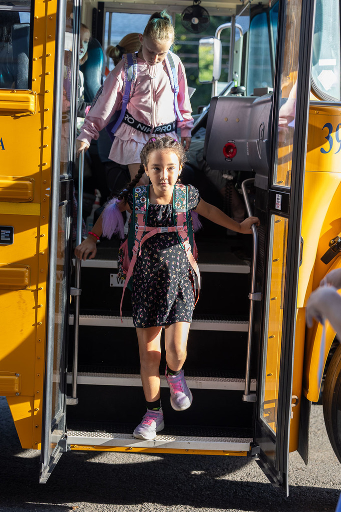 students arriving at Durand