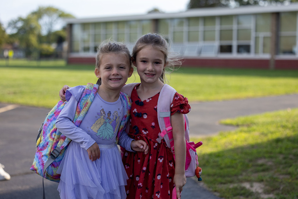 students arriving at Ivan Green