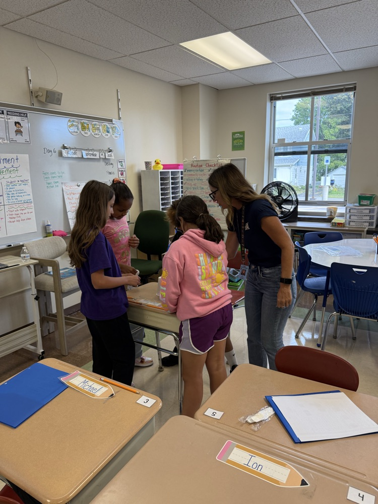 kids in a collaborative activity