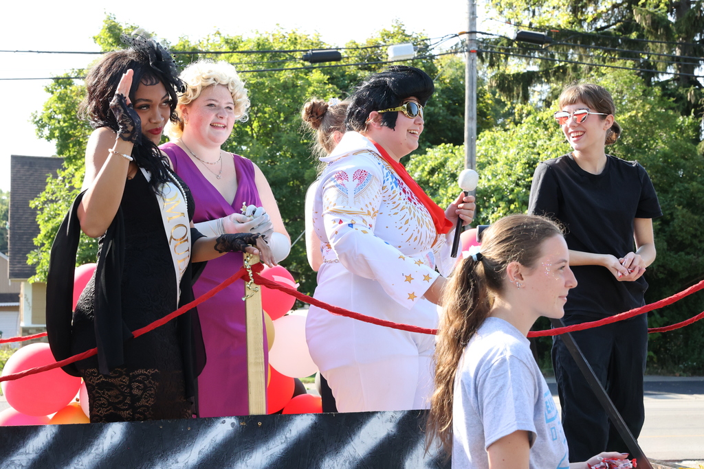 students dress up on float