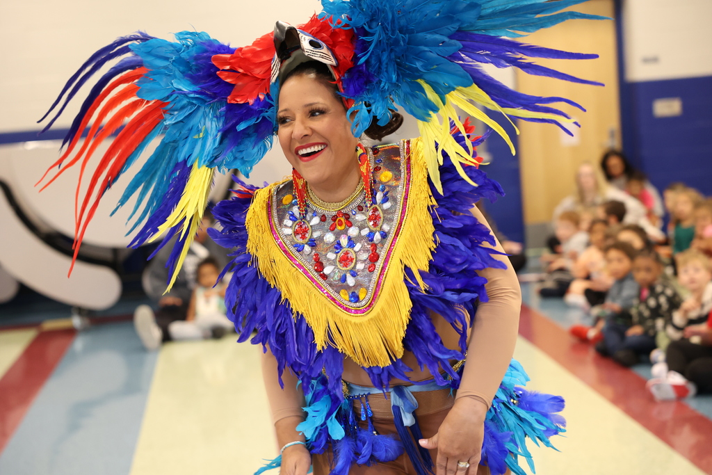 Dancer wear traditional culture costume