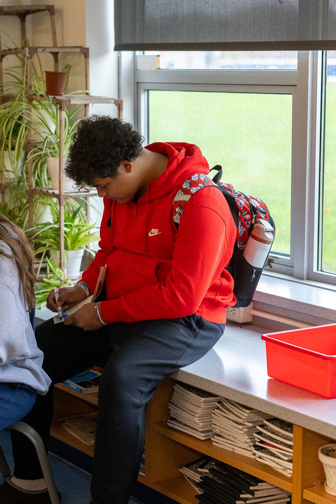 Students making Veterans Day cards