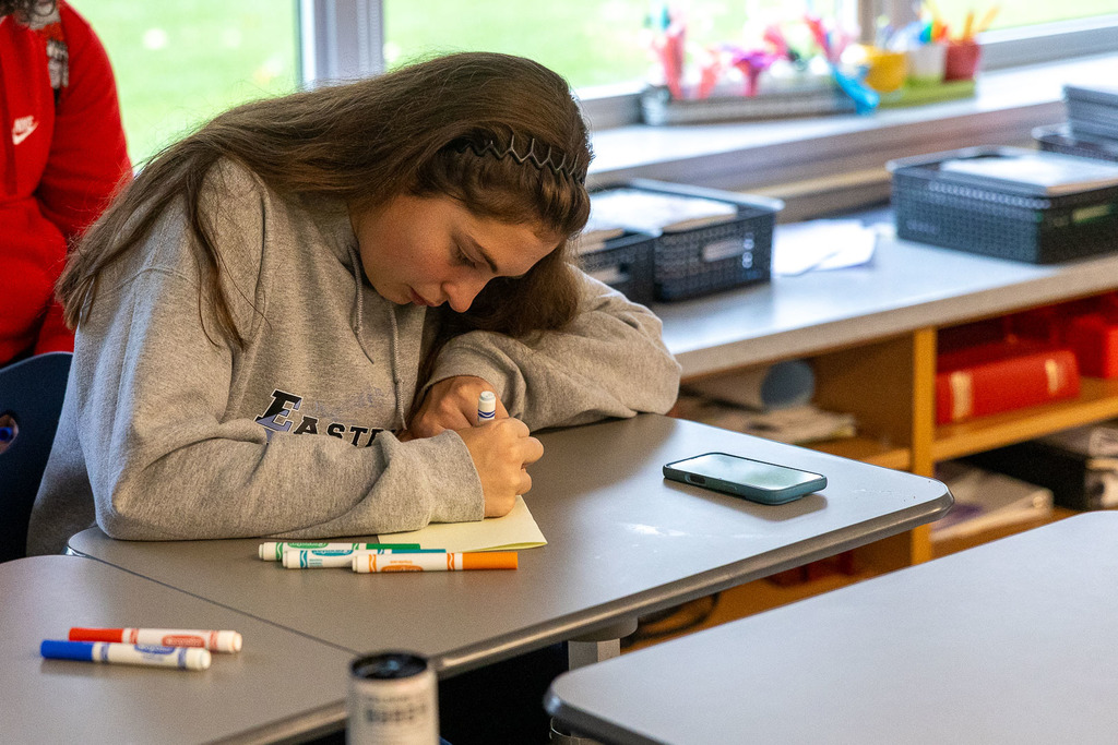 Students making Veterans Day cards