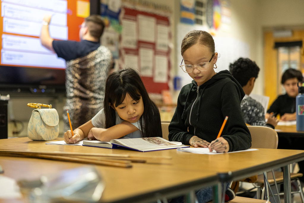 students learning about the stone age