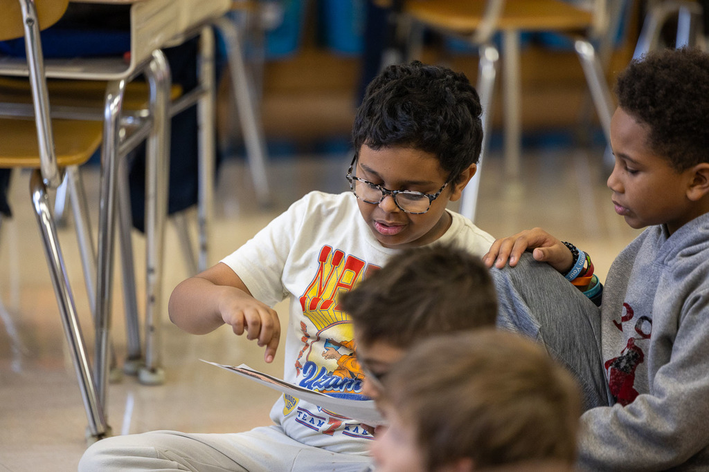 Navy Veteran speaking to the class about his time in the Navy