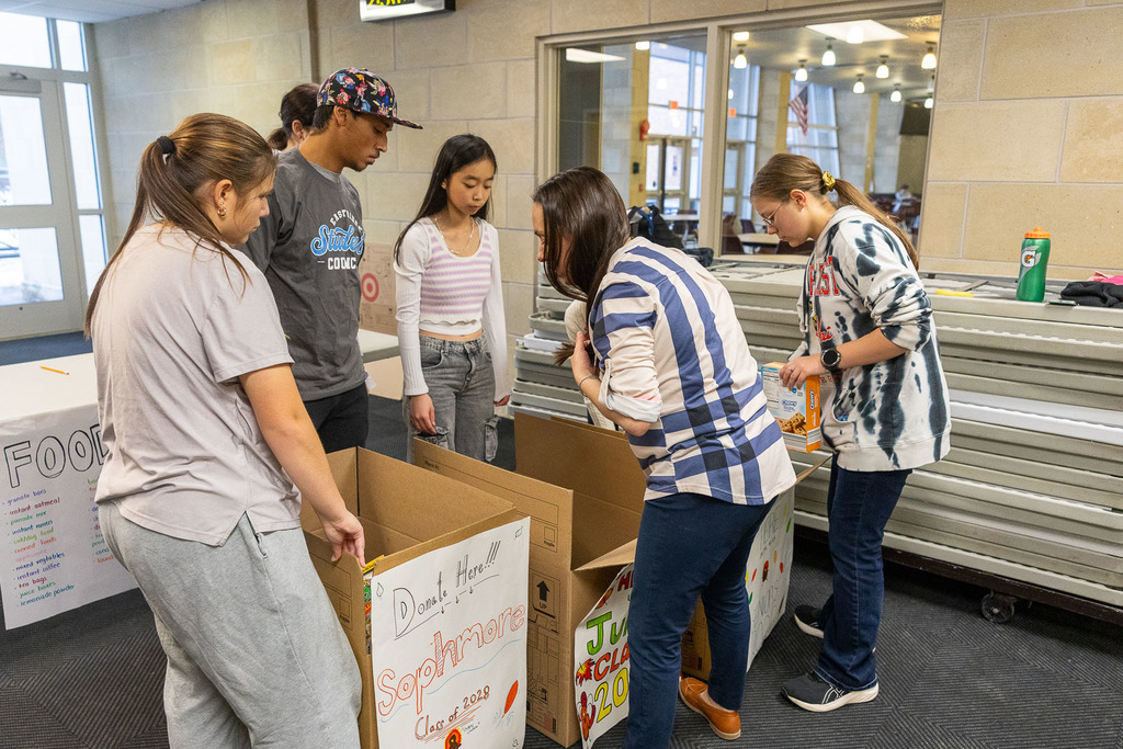 Student government collecting donations