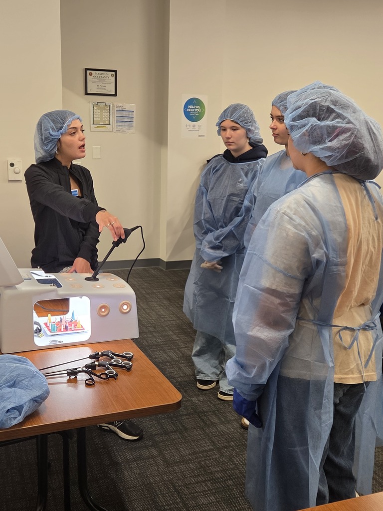 students on Biomedical field trip to Rochester General College of Health Careers