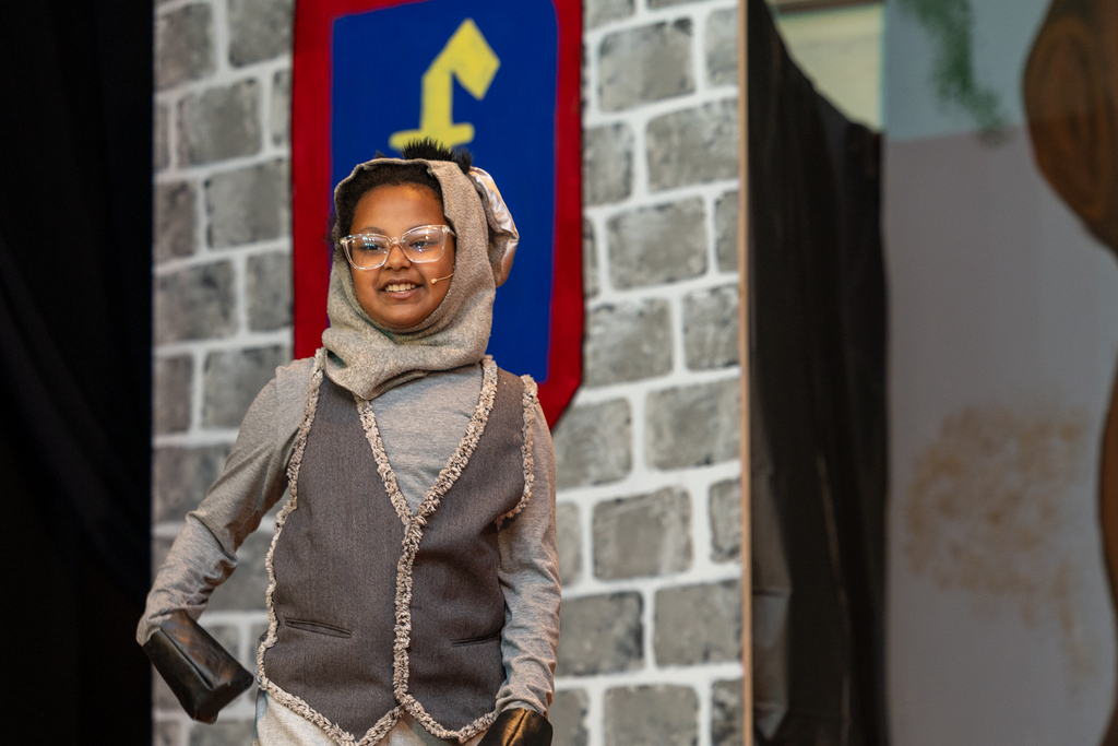 cast of Shrek Jr performing