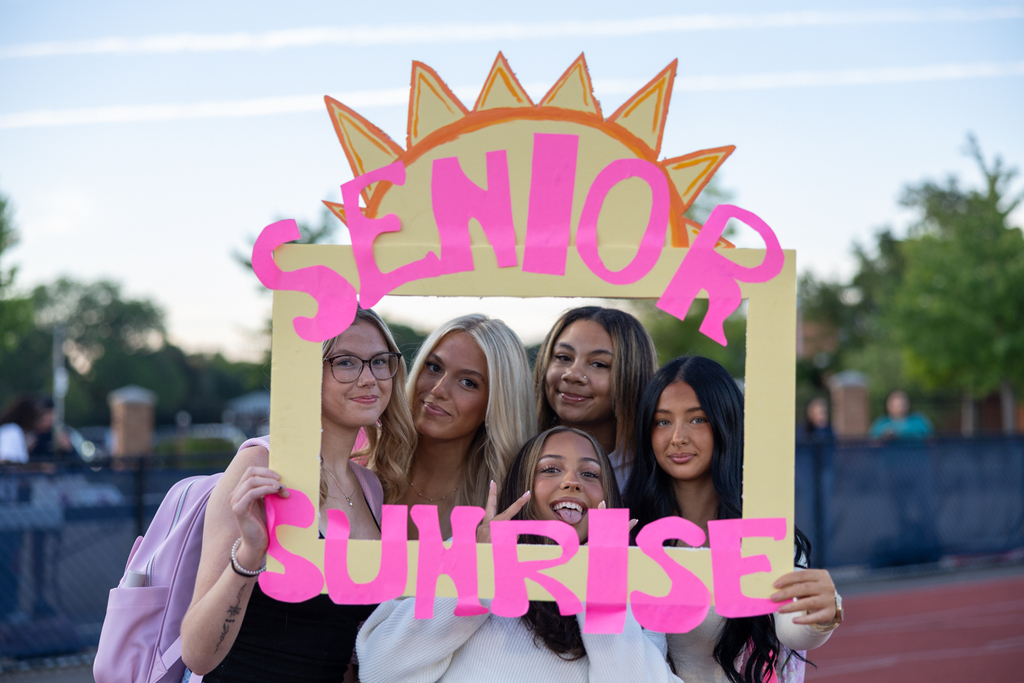 seniors at senior sunrise