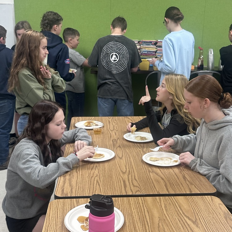 kids eating pancakes 