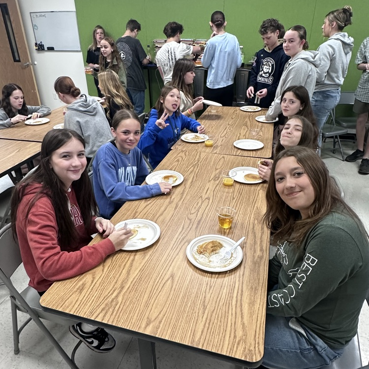kids eating pancakes 