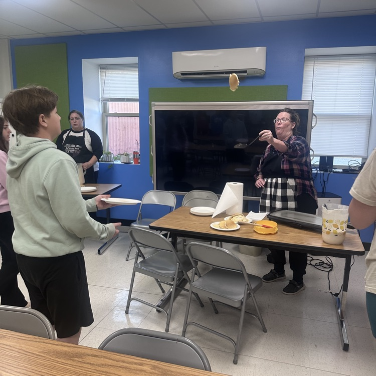 kids eating pancakes 
