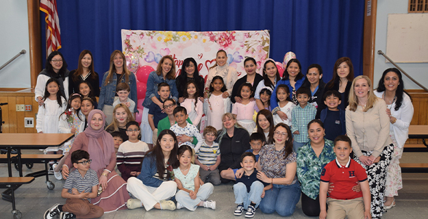 Student and teacher group photo.