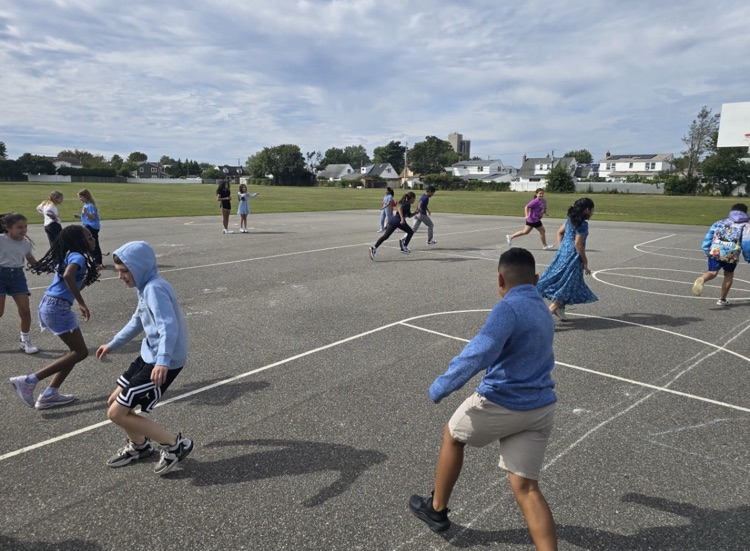 5th Graders investigating shadows