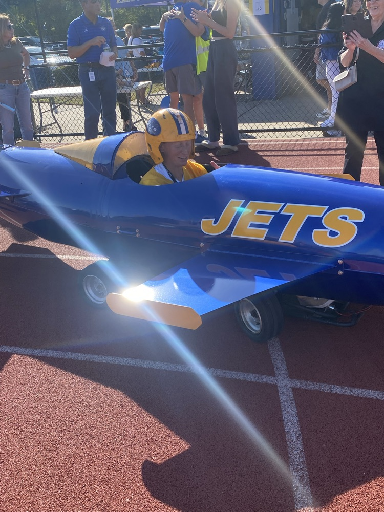 east meadow football Jet