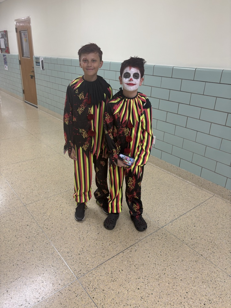 Costumes, music, and lots of fun! 🎃🕺💃 Our Halloween Dance was full of spooky spirit and amazing energy!