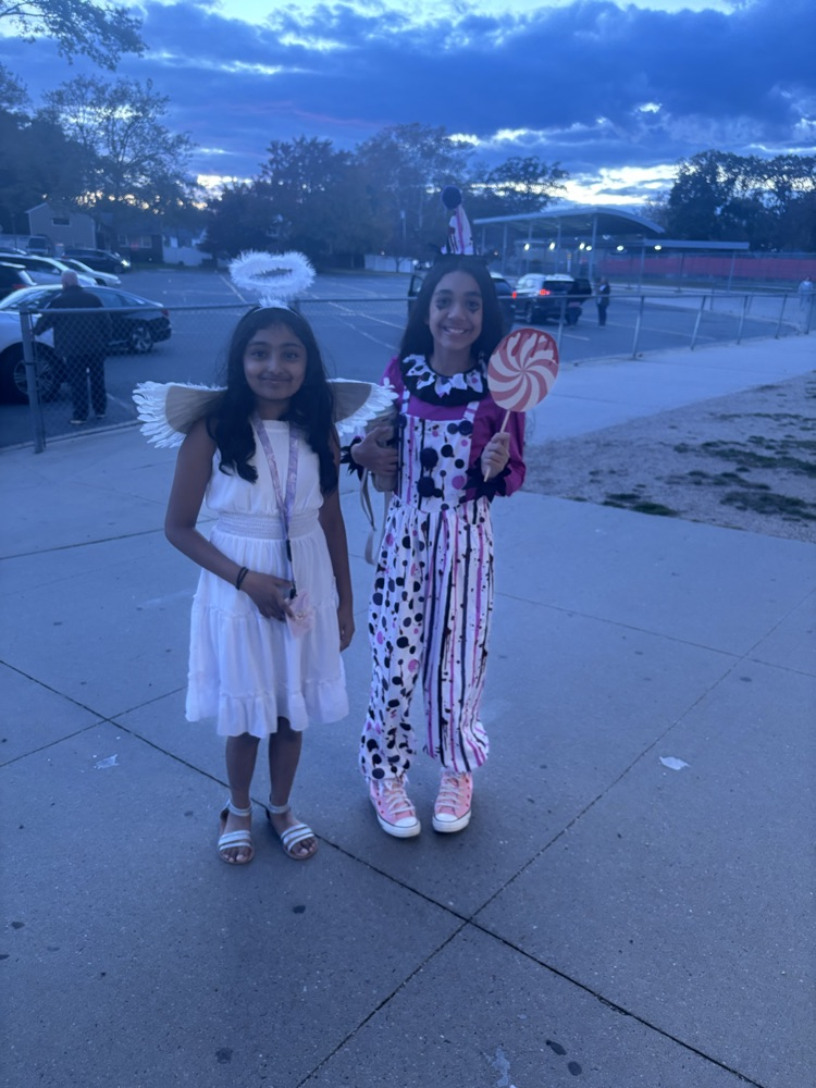 Costumes, music, and lots of fun! 🎃🕺💃 Our Halloween Dance was full of spooky spirit and amazing energy!