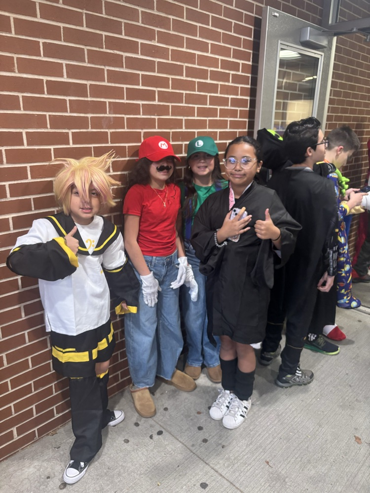 Costumes, music, and lots of fun! 🎃🕺💃 Our Halloween Dance was full of spooky spirit and amazing energy!