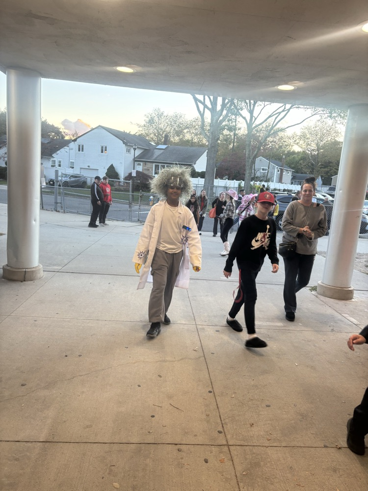 Costumes, music, and lots of fun! 🎃🕺💃 Our Halloween Dance was full of spooky spirit and amazing energy!