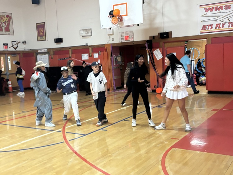 Seventh- and eighth-grade students showed their spooky spirit at the Halloween Dance! 🎃🪩 From creative costumes to fun vibes, it was a night full of laughs and great memories! 👻