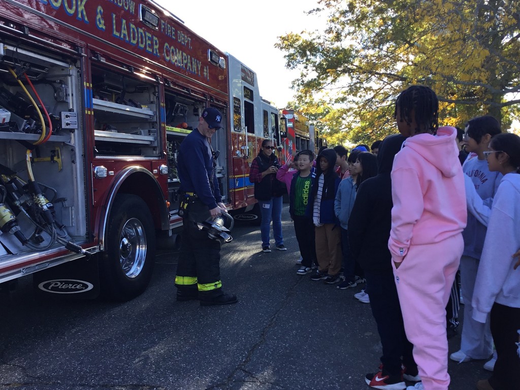 McVey students learning about fire prevention.