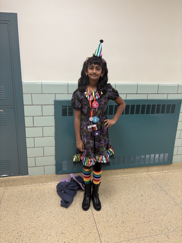 More Halloween fun! 👻 Check out all the creative costumes and spooky smiles from today’s celebration! 🕸️🦇