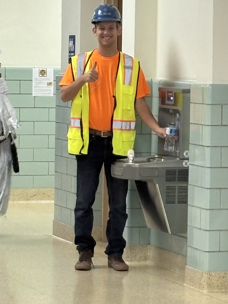 More Halloween fun! 👻 Check out all the creative costumes and spooky smiles from today’s celebration! 🕸️🦇