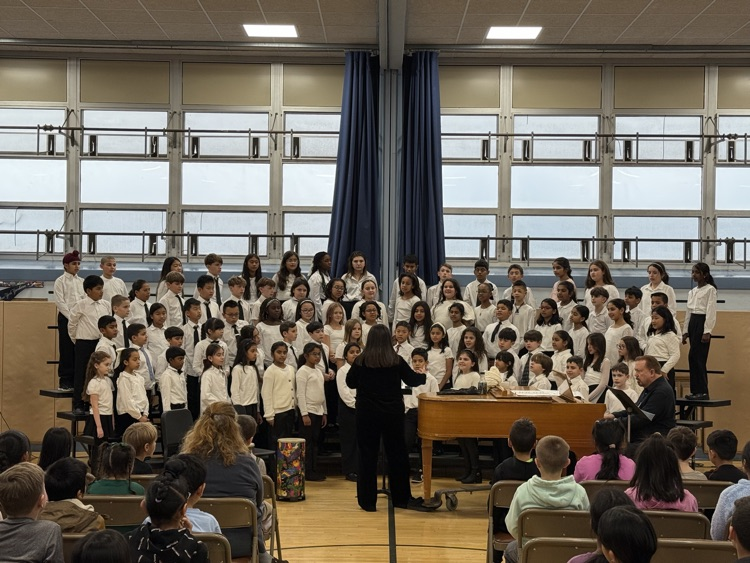 Meadowbrook Chorus with Ms. Waters