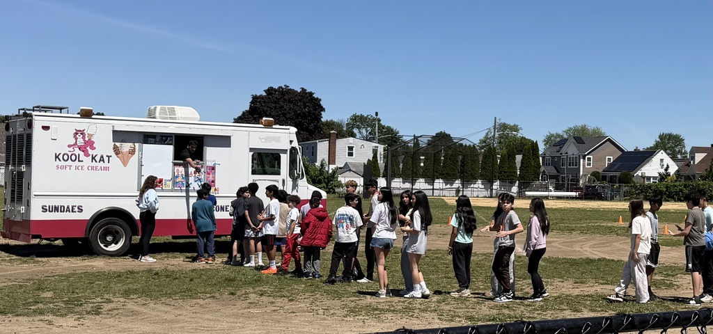 PTA Hosted Ice Cream for Gr. 6 & 7