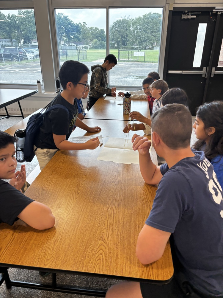 🏗️ Teamwork in Action! 🏗️ Our sixth graders put their communication, creativity, and collaboration skills to the test as they worked together to build towers! What a fun way to kick off the year and strengthen teamwork skills!