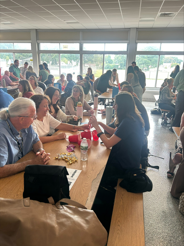 Woodland Middle School teachers and staff came together for a community-building activity focused on connecting, collaborating, and strengthening our school community. We are excited for the year ahead and thrilled to welcome new faces to the Woodland family. Here’s to a great year of learning, growing, and being better together! 📚✏️