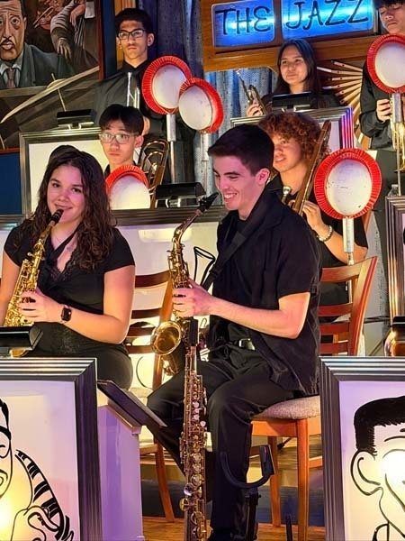 East Meadow High School’s Jazz Band and Jazz Ensemble lit up The Jazz Loft in Stony Brook with an energetic performance. 