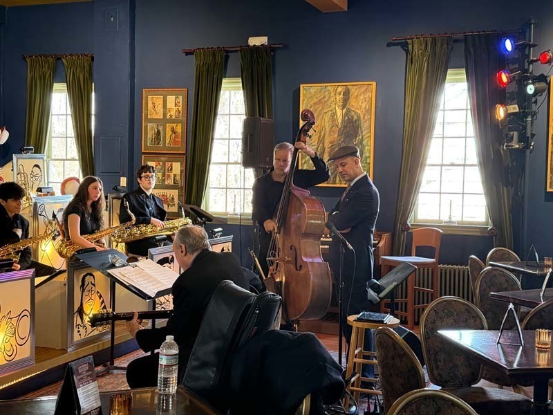 East Meadow High School’s Jazz Band and Jazz Ensemble lit up The Jazz Loft in Stony Brook with an energetic performance. 